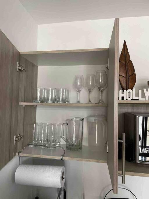 Lovely 1 Bedroom Unit With Free Parking Modra Zone 4 Guatemala City ภายนอก รูปภาพ
