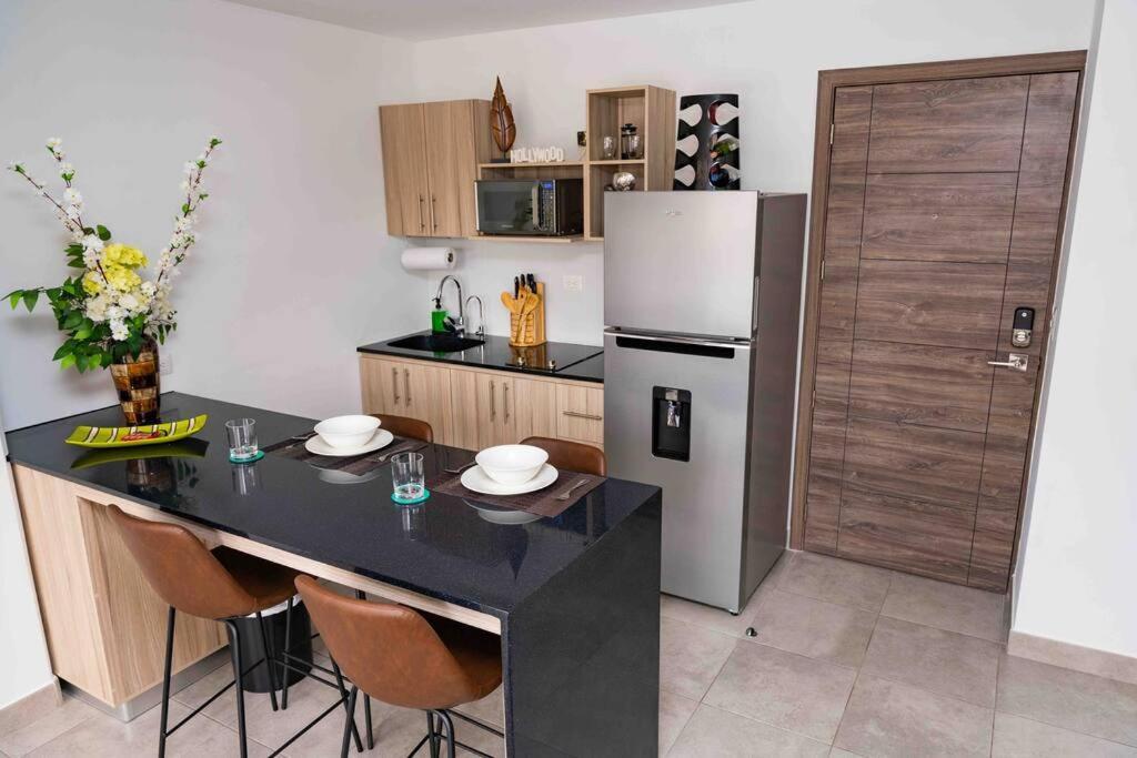Lovely 1 Bedroom Unit With Free Parking Modra Zone 4 Guatemala City ภายนอก รูปภาพ