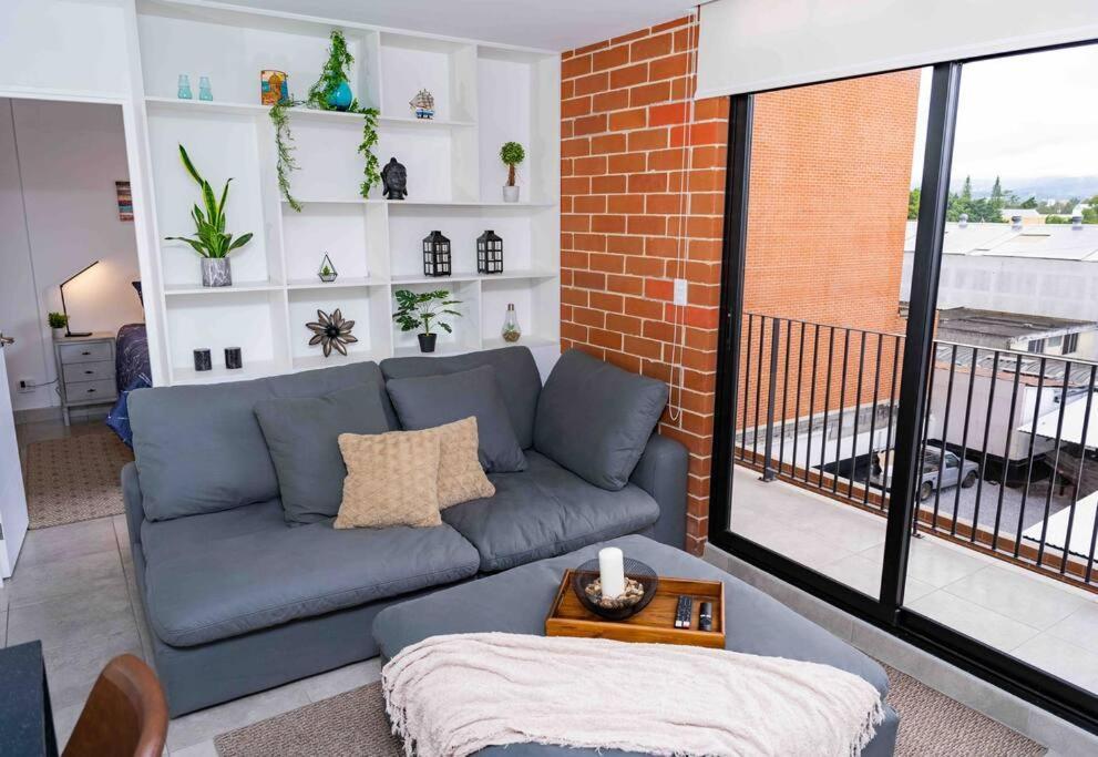 Lovely 1 Bedroom Unit With Free Parking Modra Zone 4 Guatemala City ภายนอก รูปภาพ